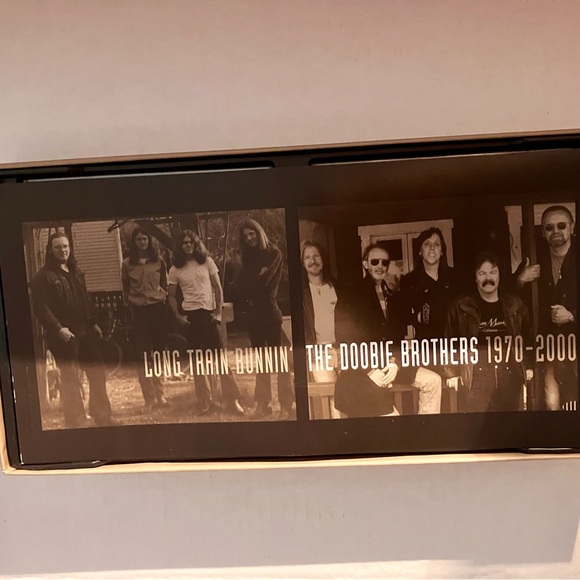 Brown Electronics Accessory - Picture 2 of 7